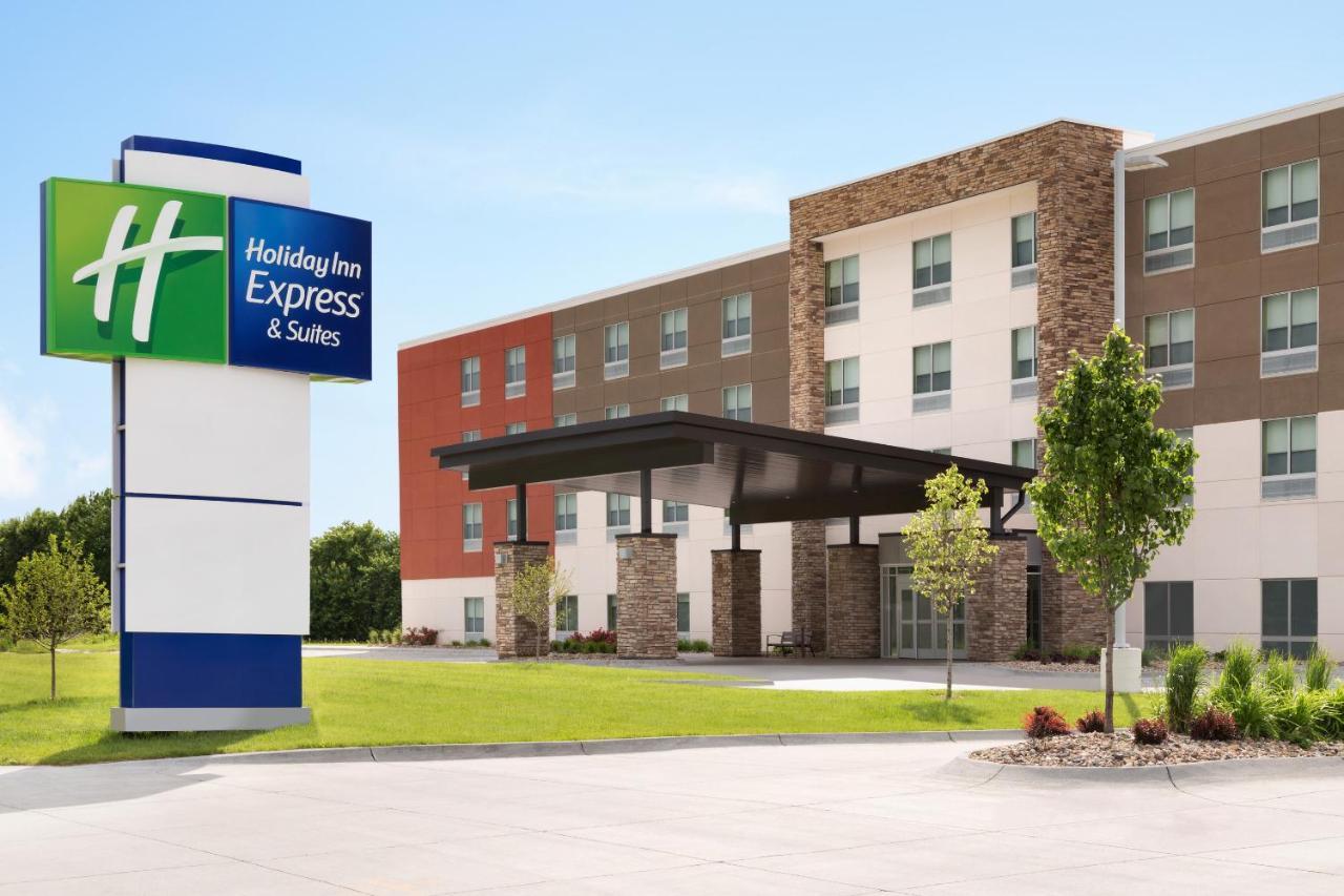 Holiday Inn Express & Suites - Milwaukee West Allis By Ihg Eksteriør billede