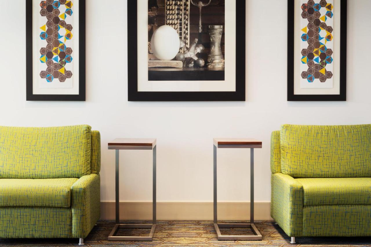Holiday Inn Express & Suites - Milwaukee West Allis By Ihg Eksteriør billede