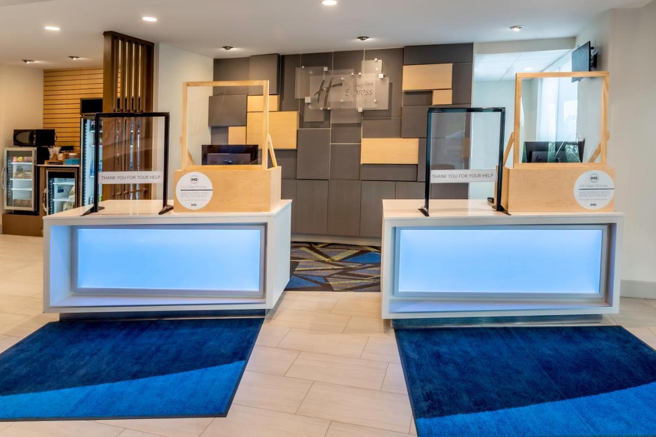 Holiday Inn Express & Suites - Milwaukee West Allis By Ihg Eksteriør billede