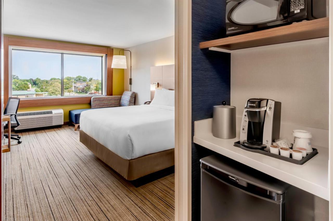 Holiday Inn Express & Suites - Milwaukee West Allis By Ihg Eksteriør billede