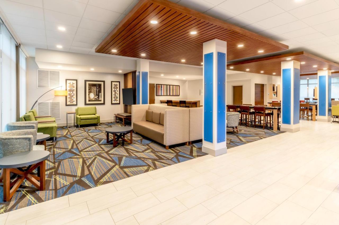 Holiday Inn Express & Suites - Milwaukee West Allis By Ihg Eksteriør billede